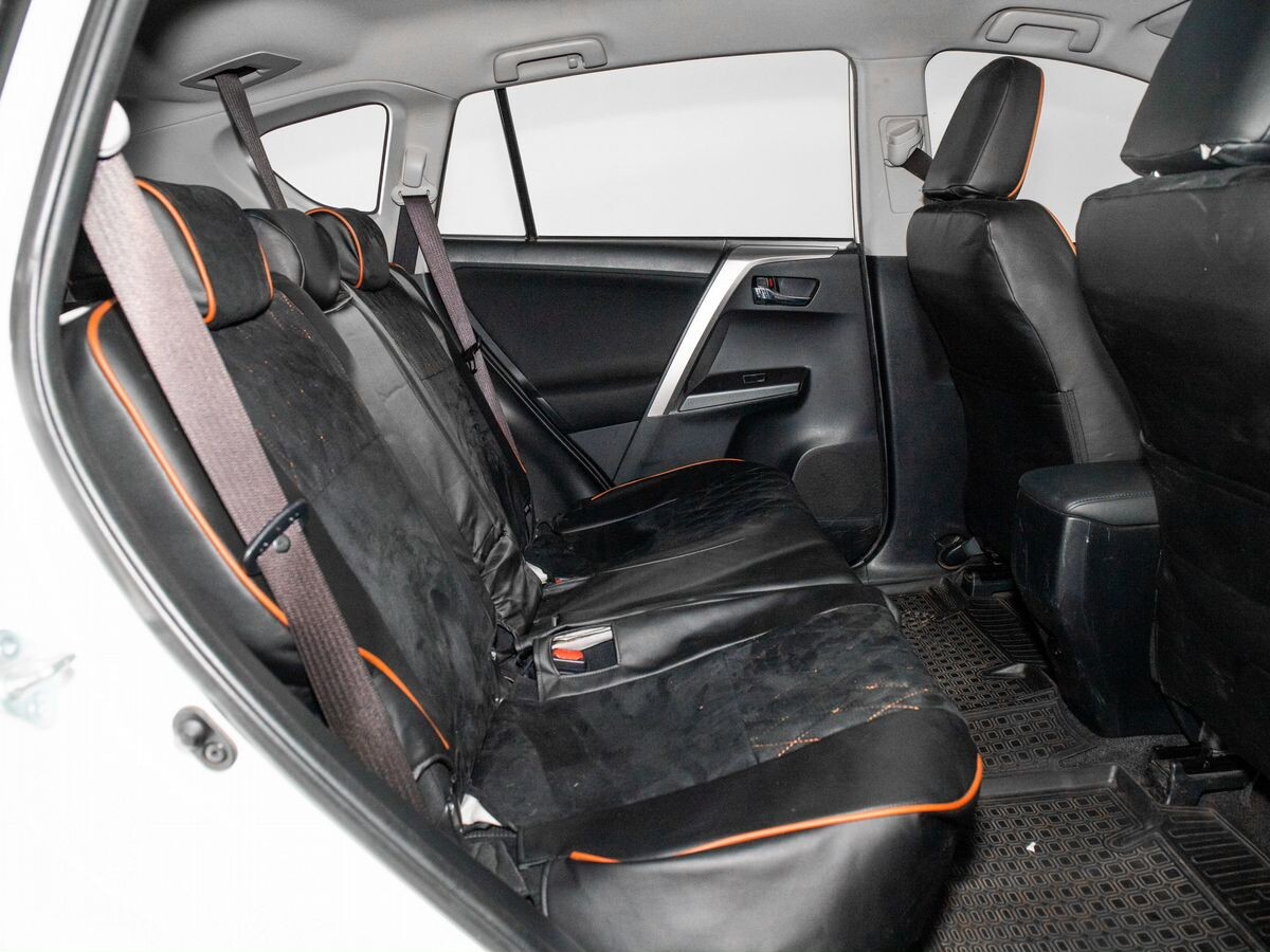 Toyota RAV4 2016 - фото автомобиля