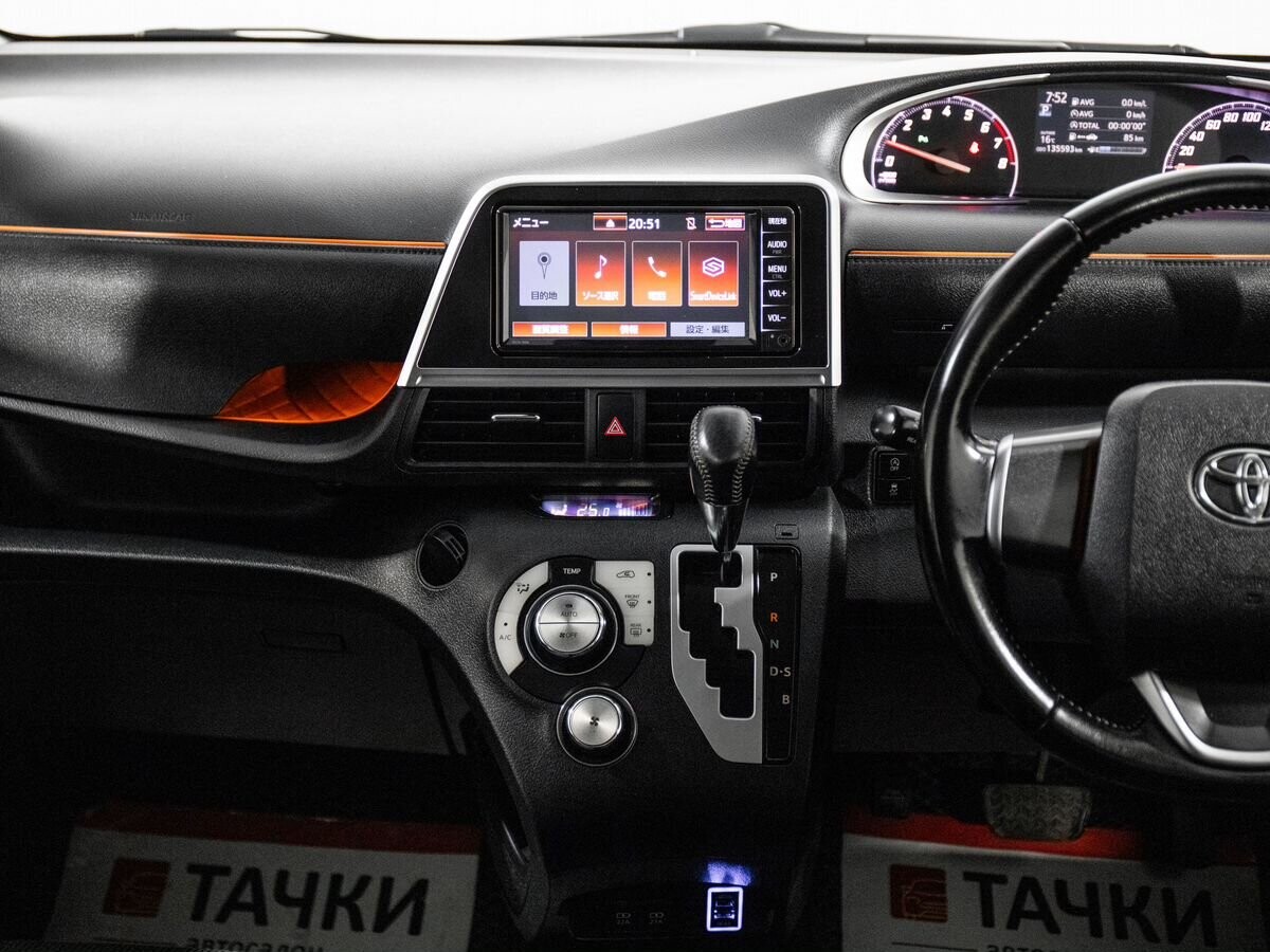 Toyota Sienta 2019 - фото автомобиля