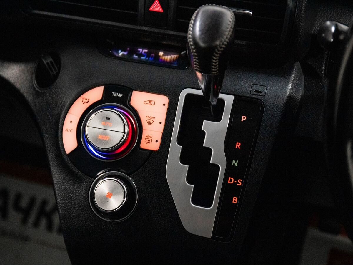 Toyota Sienta 2019 - фото автомобиля