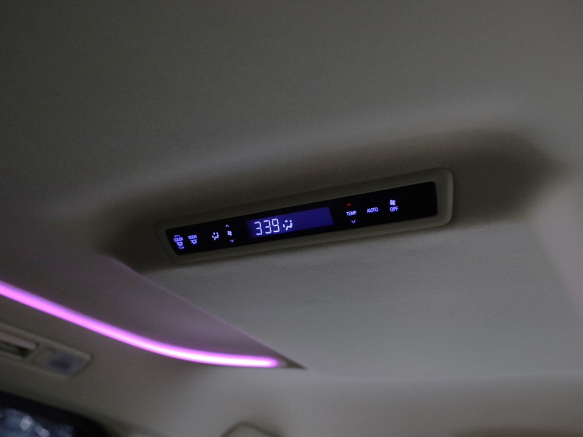 Toyota Alphard 2015 - фото автомобиля