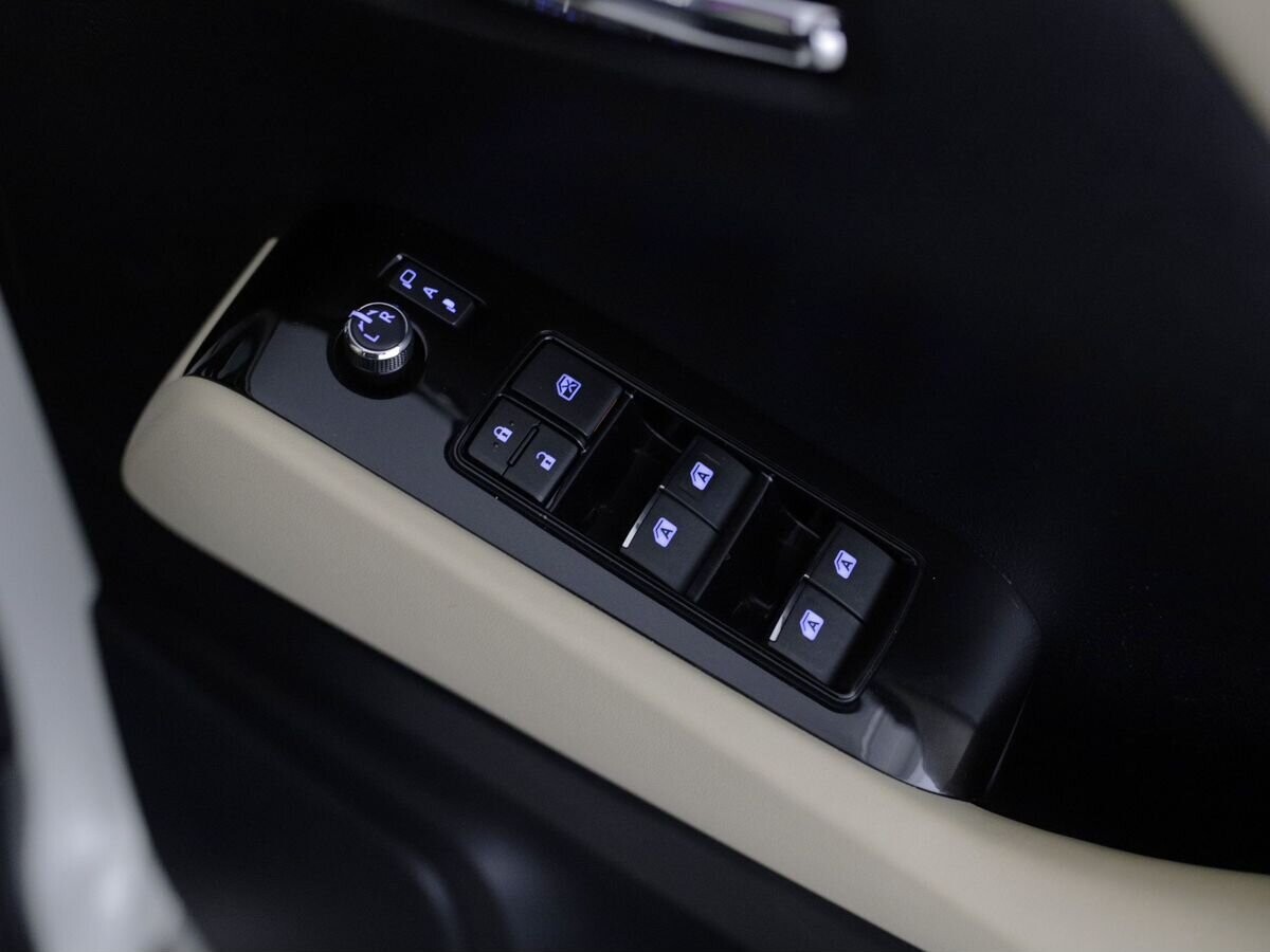 Toyota Alphard 2015 - фото автомобиля