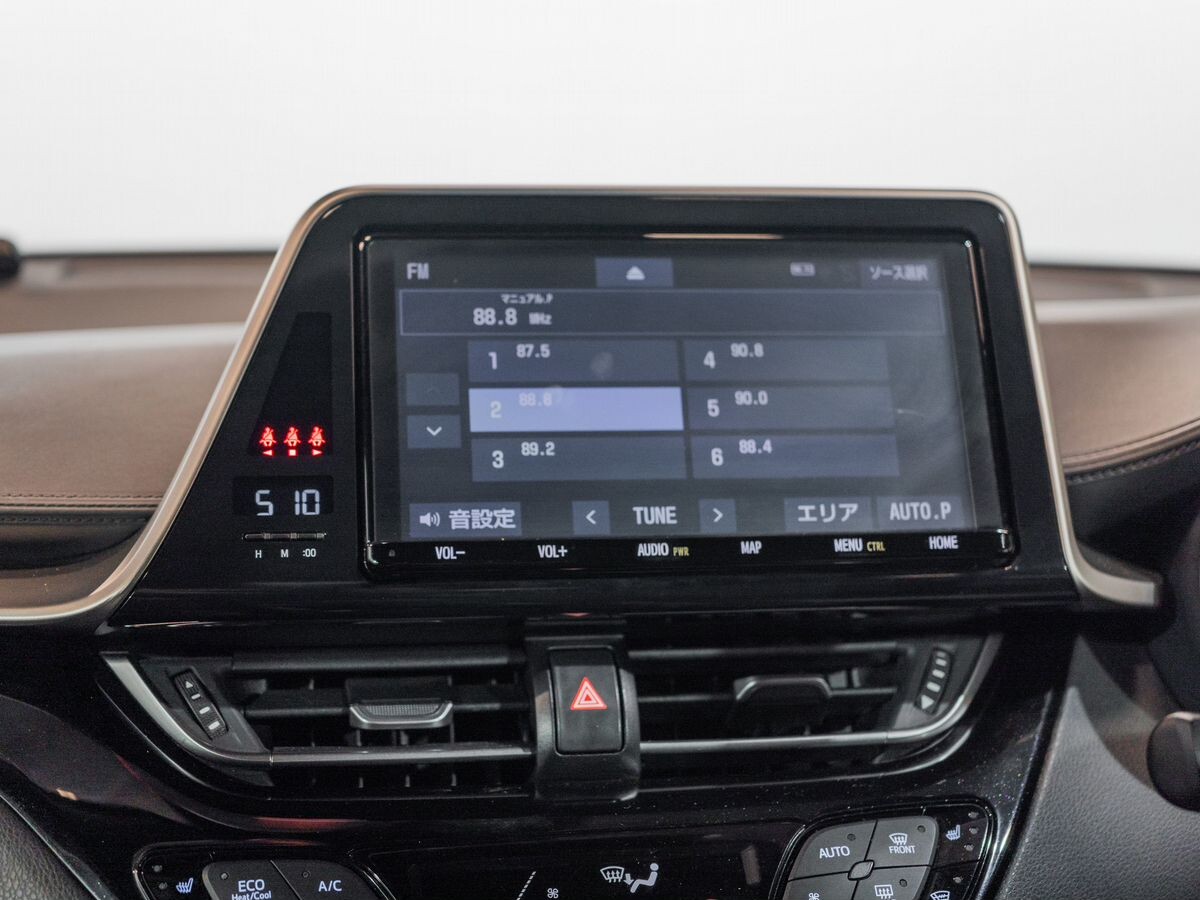 Toyota C-HR 2019 - фото автомобиля