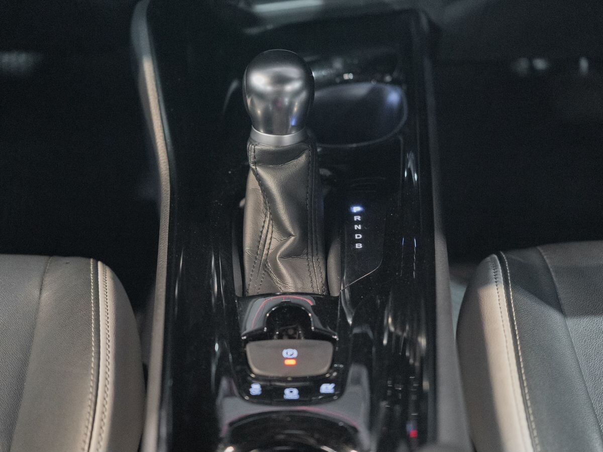 Toyota C-HR 2019 - фото автомобиля