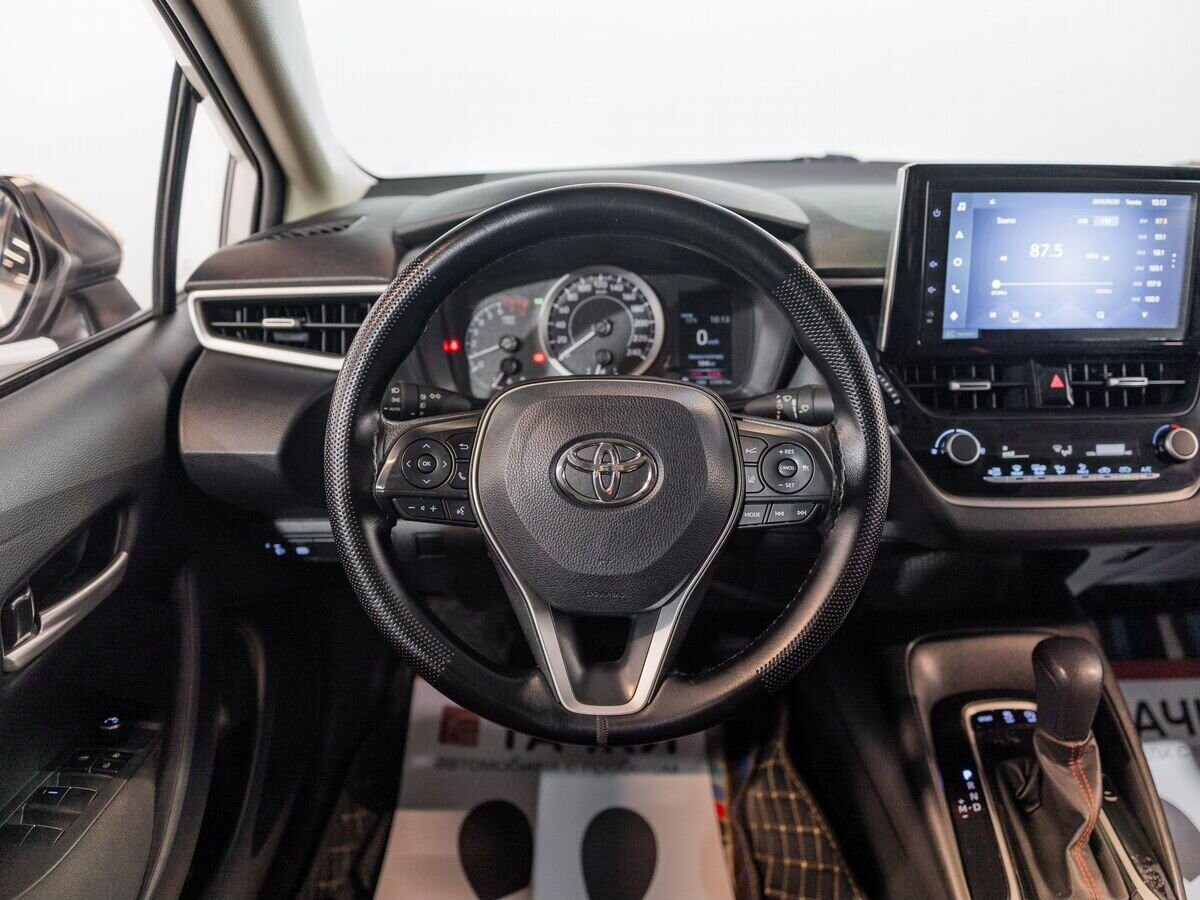 Toyota Corolla 2021 - фото автомобиля