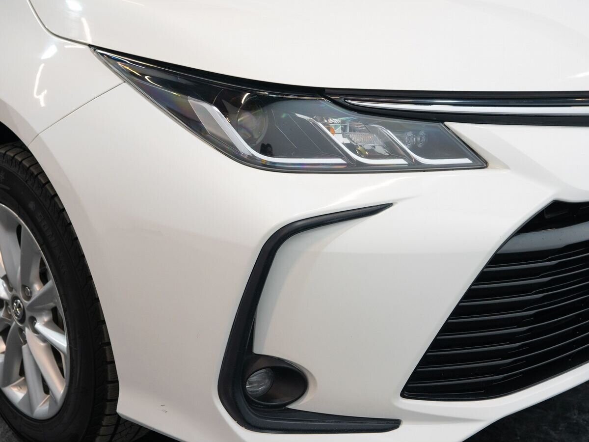 Toyota Corolla 2021 - фото автомобиля