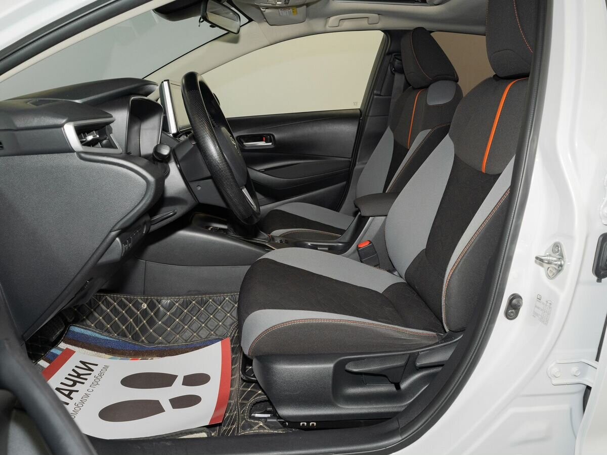 Toyota Corolla 2021 - фото автомобиля