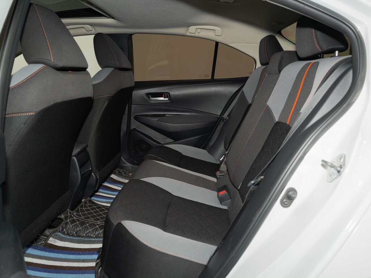 Toyota Corolla 2021 - фото автомобиля