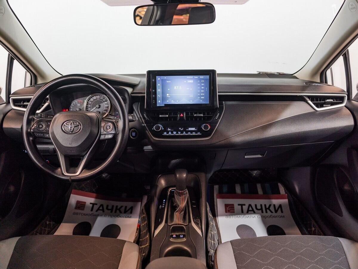 Toyota Corolla 2021 - фото автомобиля