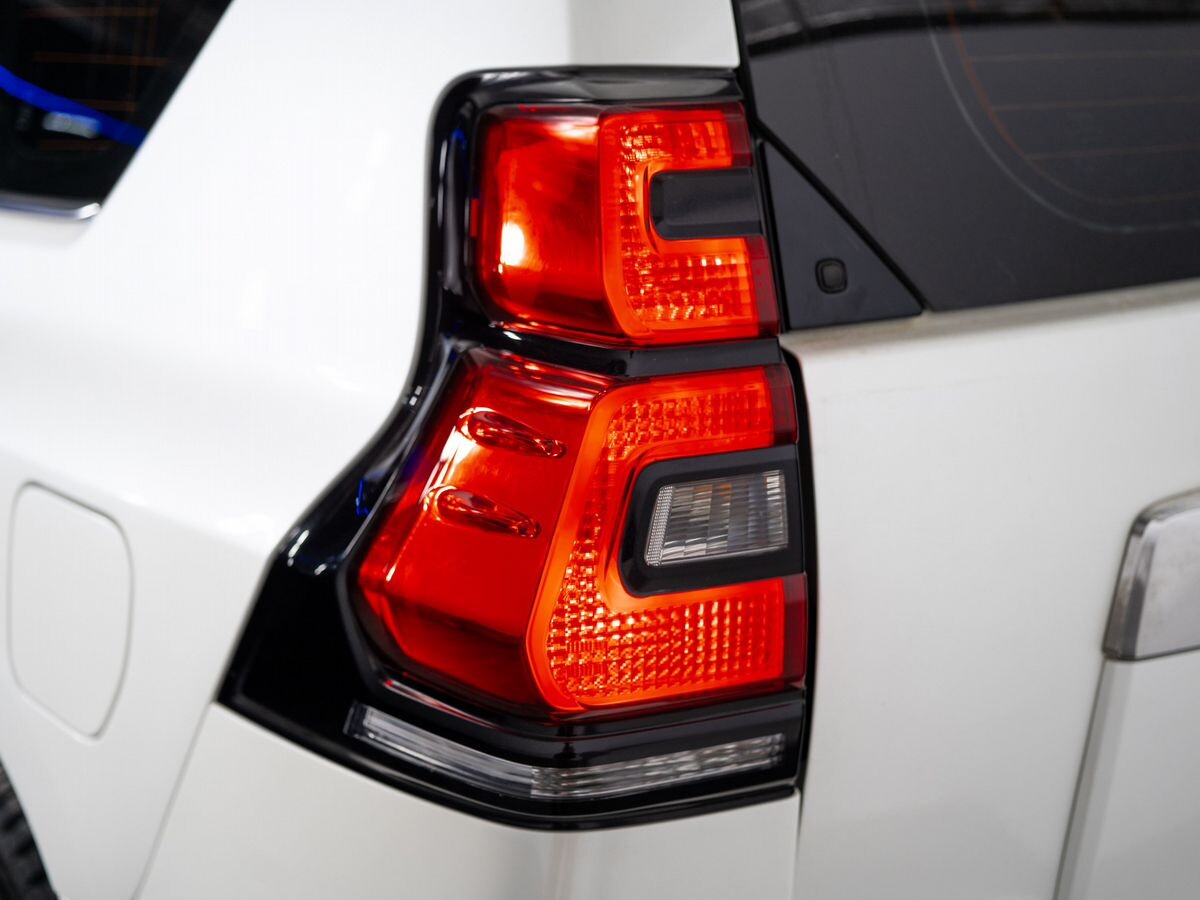 Toyota Land Cruiser Prado 2020 - фото автомобиля