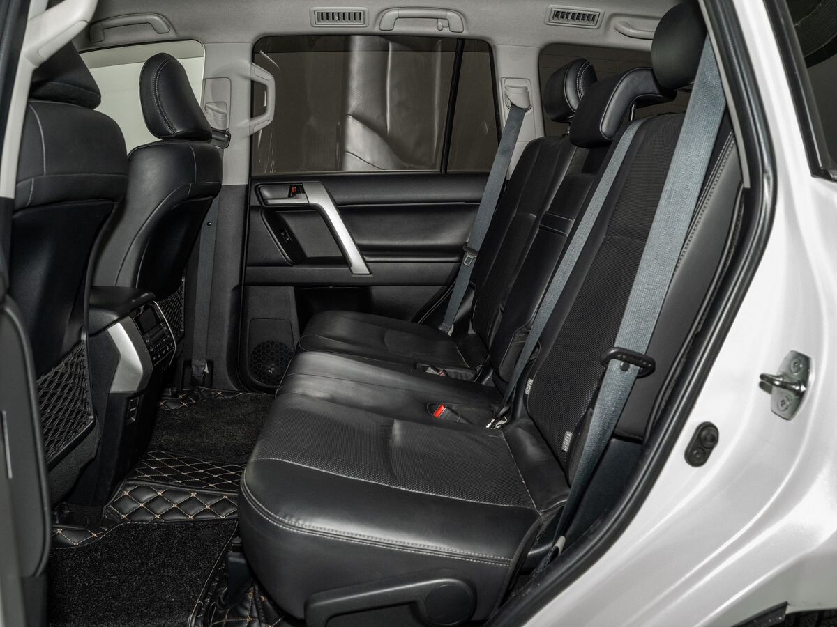 Toyota Land Cruiser Prado 2020 - фото автомобиля