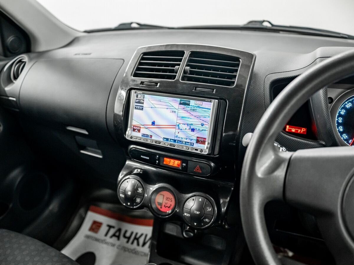 Toyota Ist 2010 - фото автомобиля