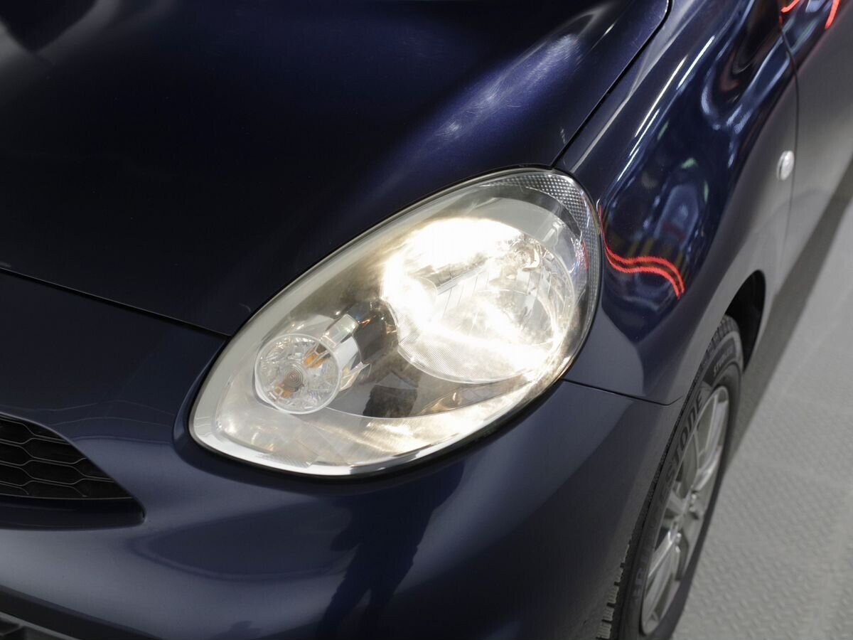 Nissan March 2018 - фото автомобиля