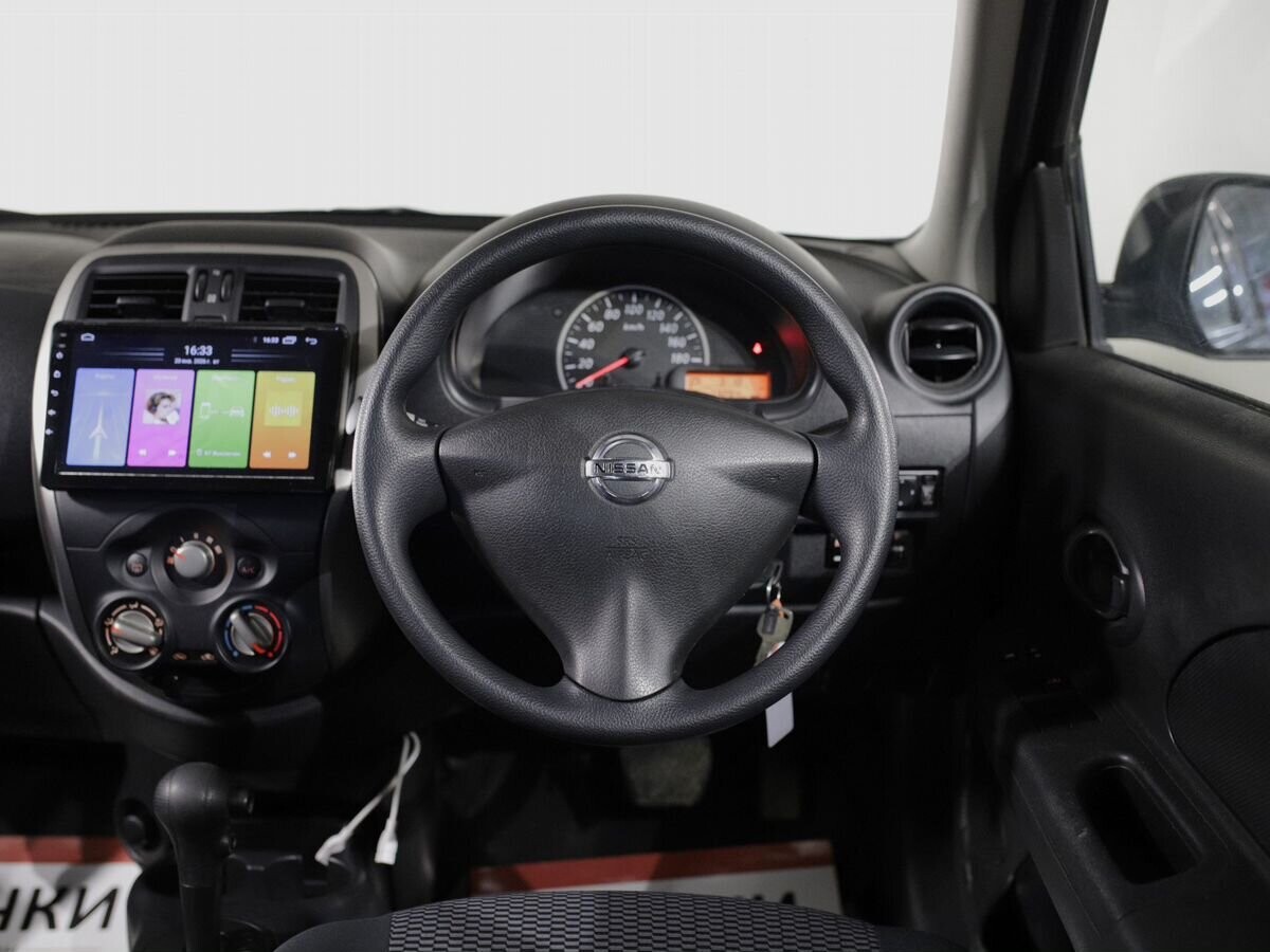 Nissan March 2018 - фото автомобиля