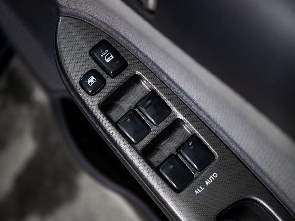 Toyota Wish 2007 - фото автомобиля