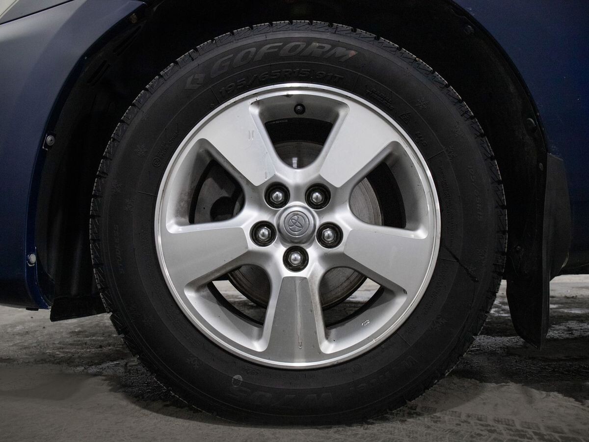 Toyota Wish 2007 - фото автомобиля