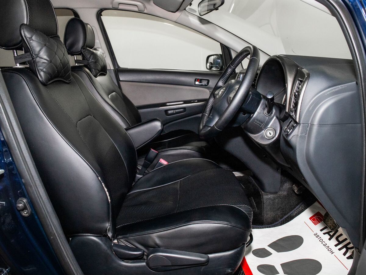 Toyota Wish 2007 - фото автомобиля