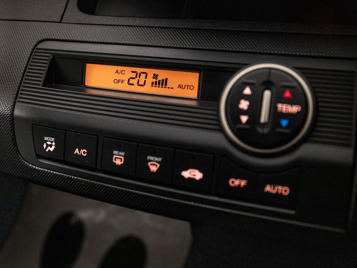 Honda Freed Spike 2011 - фото автомобиля