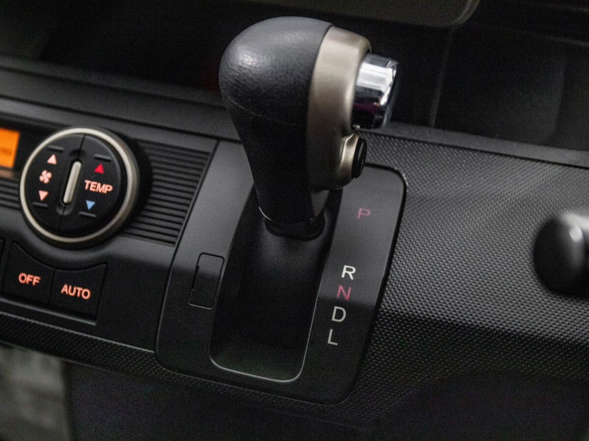 Honda Freed Spike 2011 - фото автомобиля