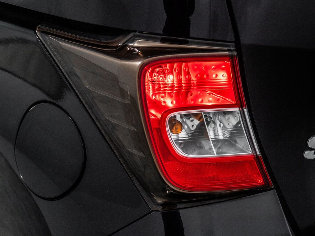 Honda Freed Spike 2011 - фото автомобиля