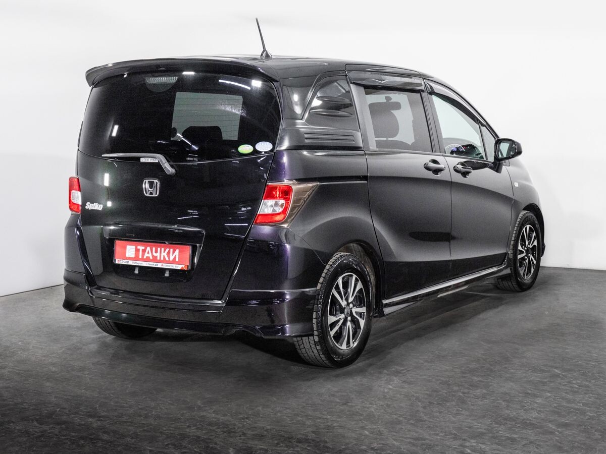 Honda Freed Spike 2011 - фото автомобиля