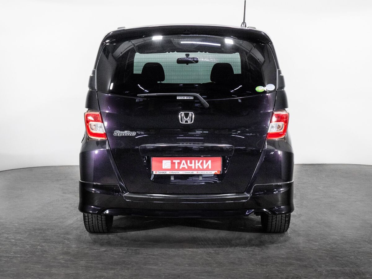Honda Freed Spike 2011 - фото автомобиля