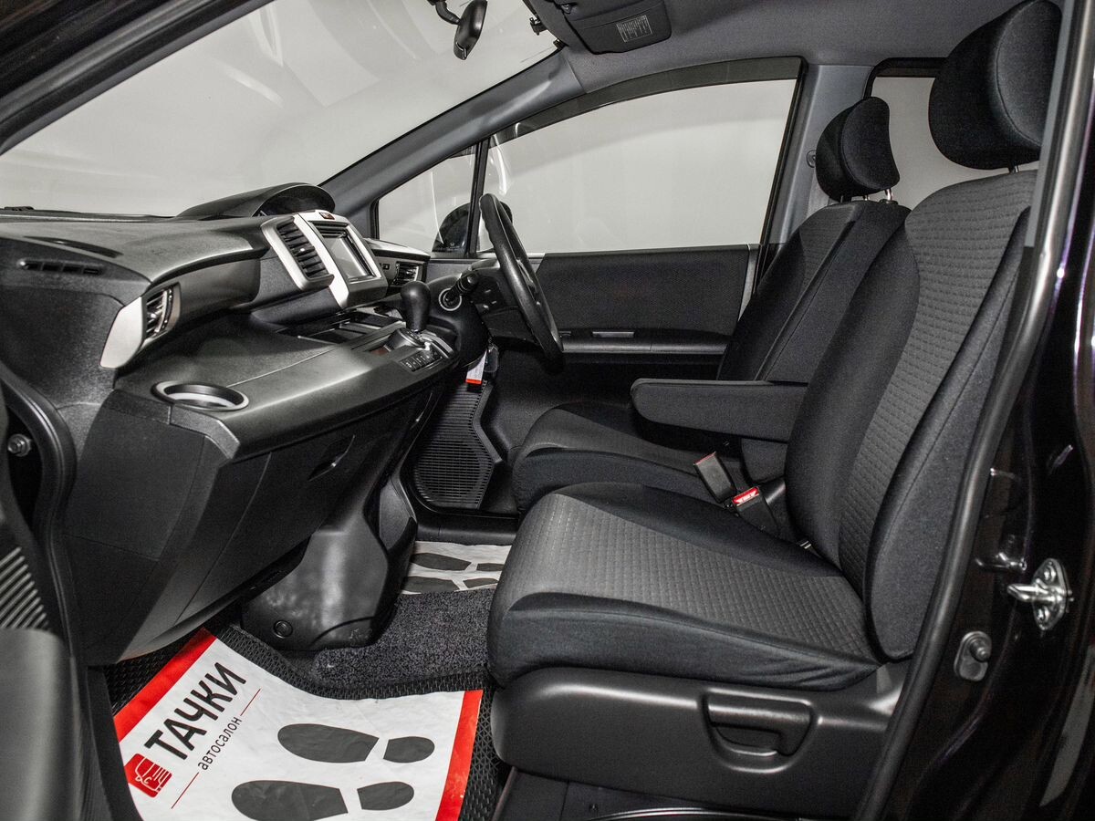 Honda Freed Spike 2011 - фото автомобиля