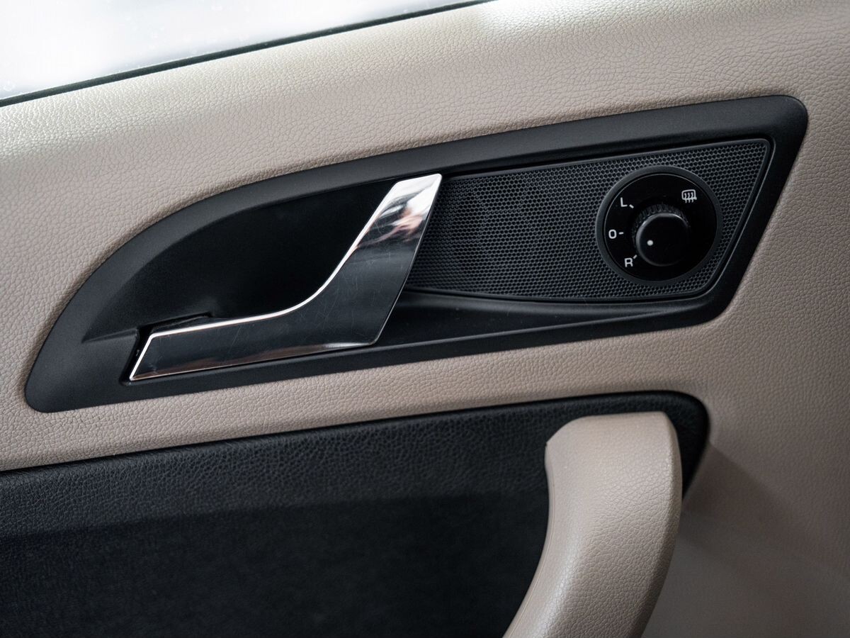 Skoda Yeti 2012 - фото автомобиля