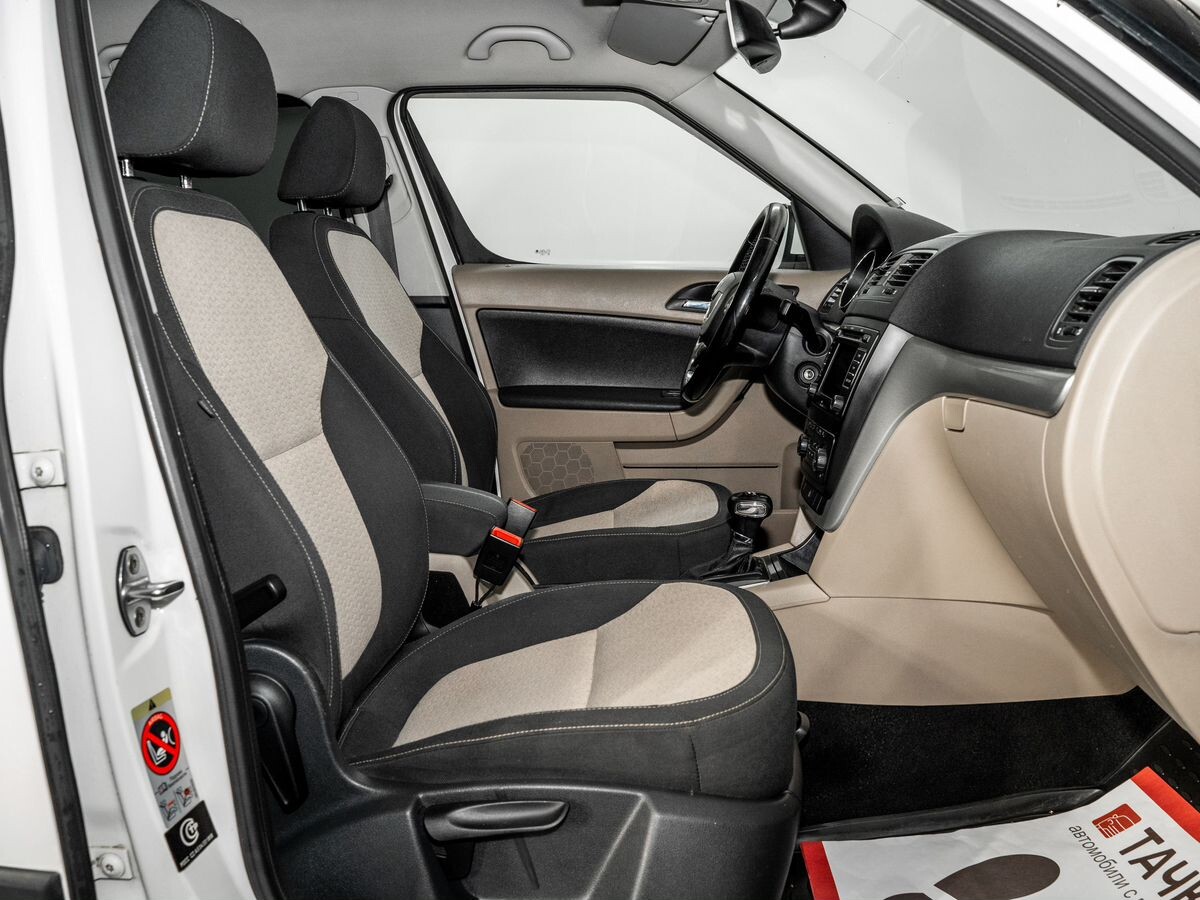 Skoda Yeti 2012 - фото автомобиля