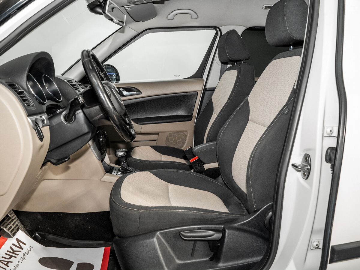 Skoda Yeti 2012 - фото автомобиля