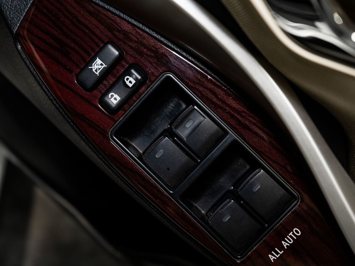 Toyota Premio 2016 - фото автомобиля