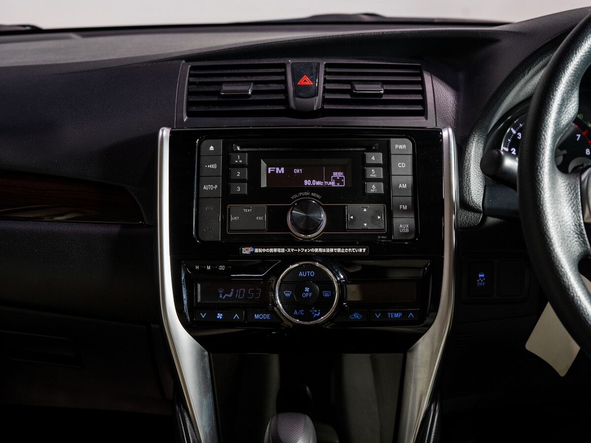 Toyota Premio 2016 - фото автомобиля