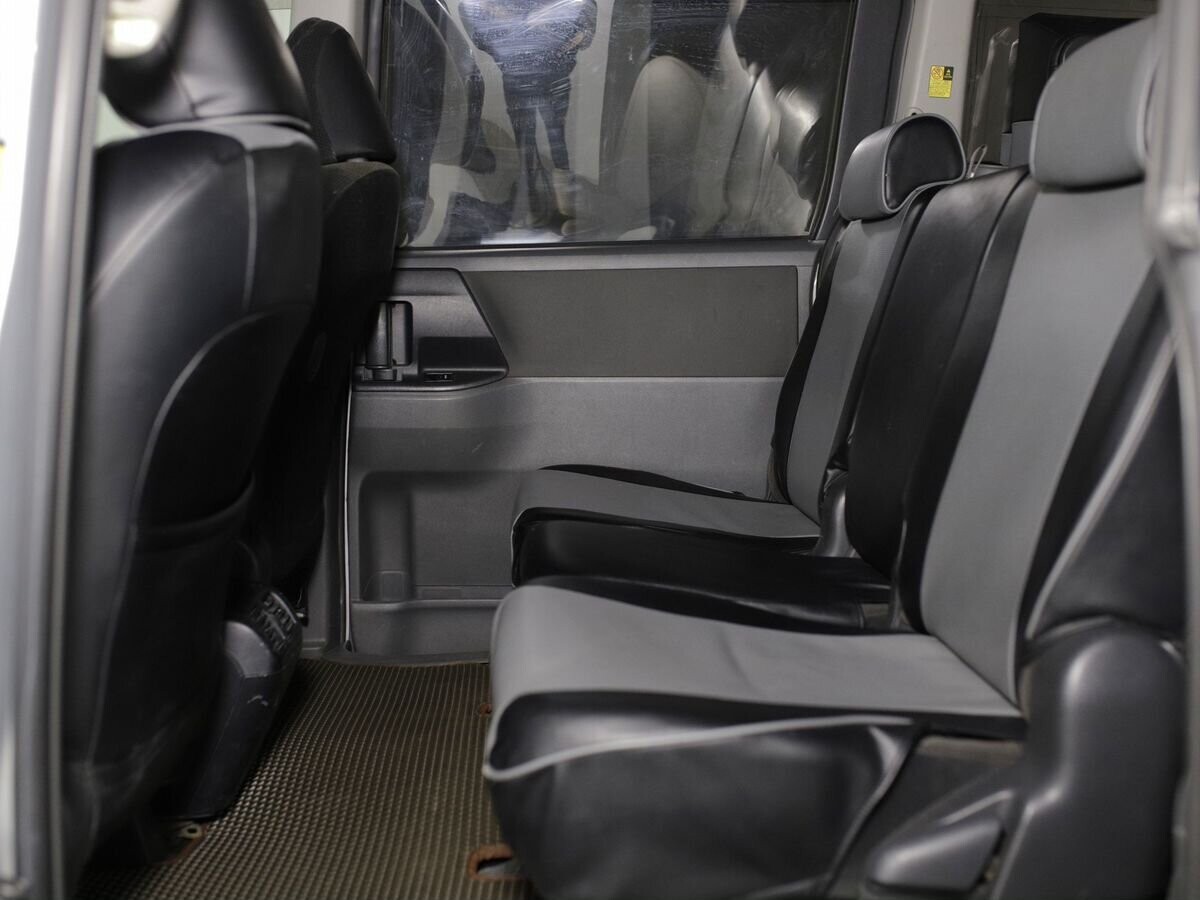 Toyota Noah 2009 - фото автомобиля