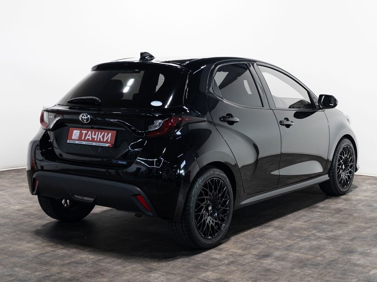 Toyota Yaris 2020 - фото автомобиля