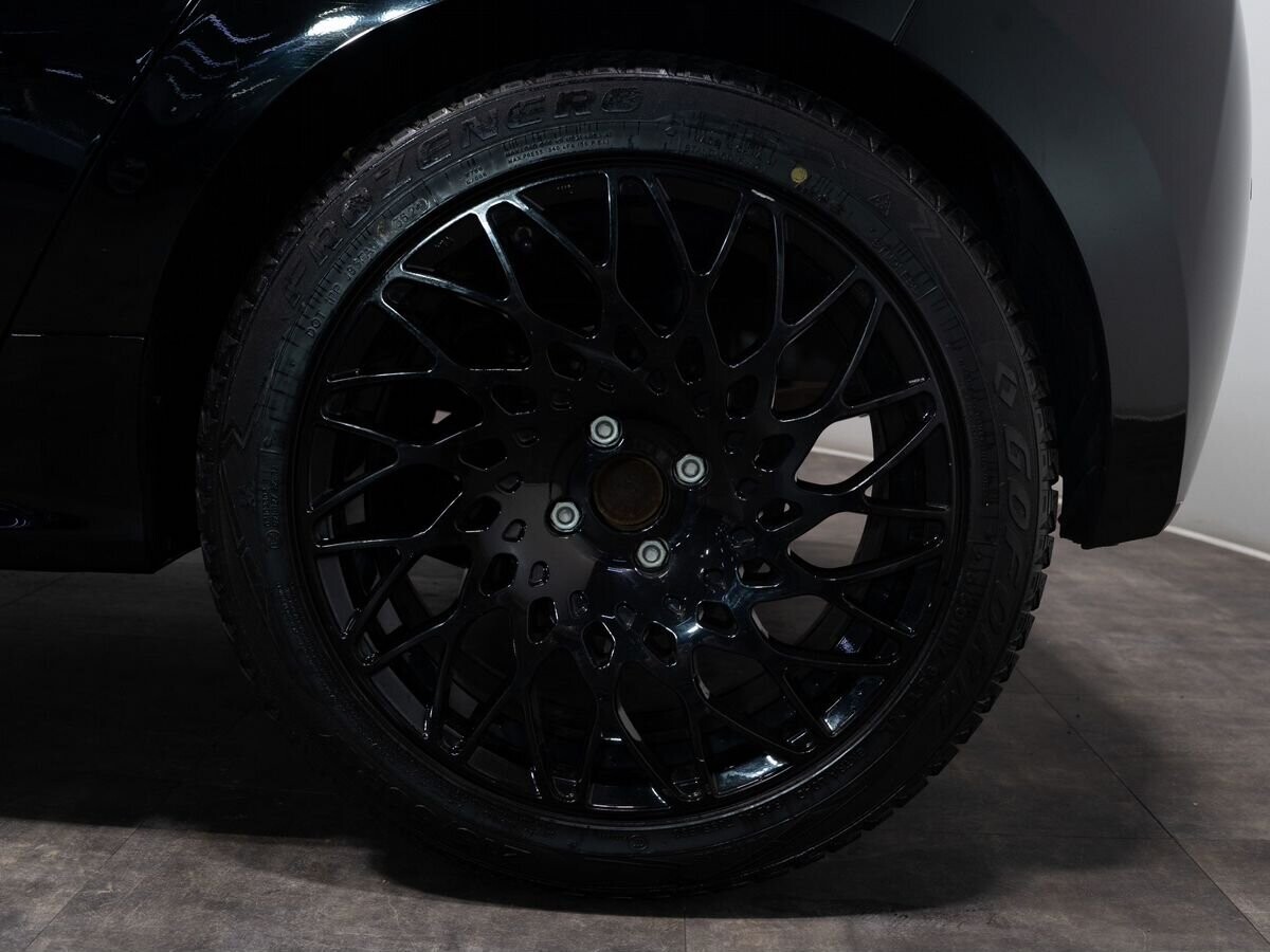 Toyota Yaris 2020 - фото автомобиля