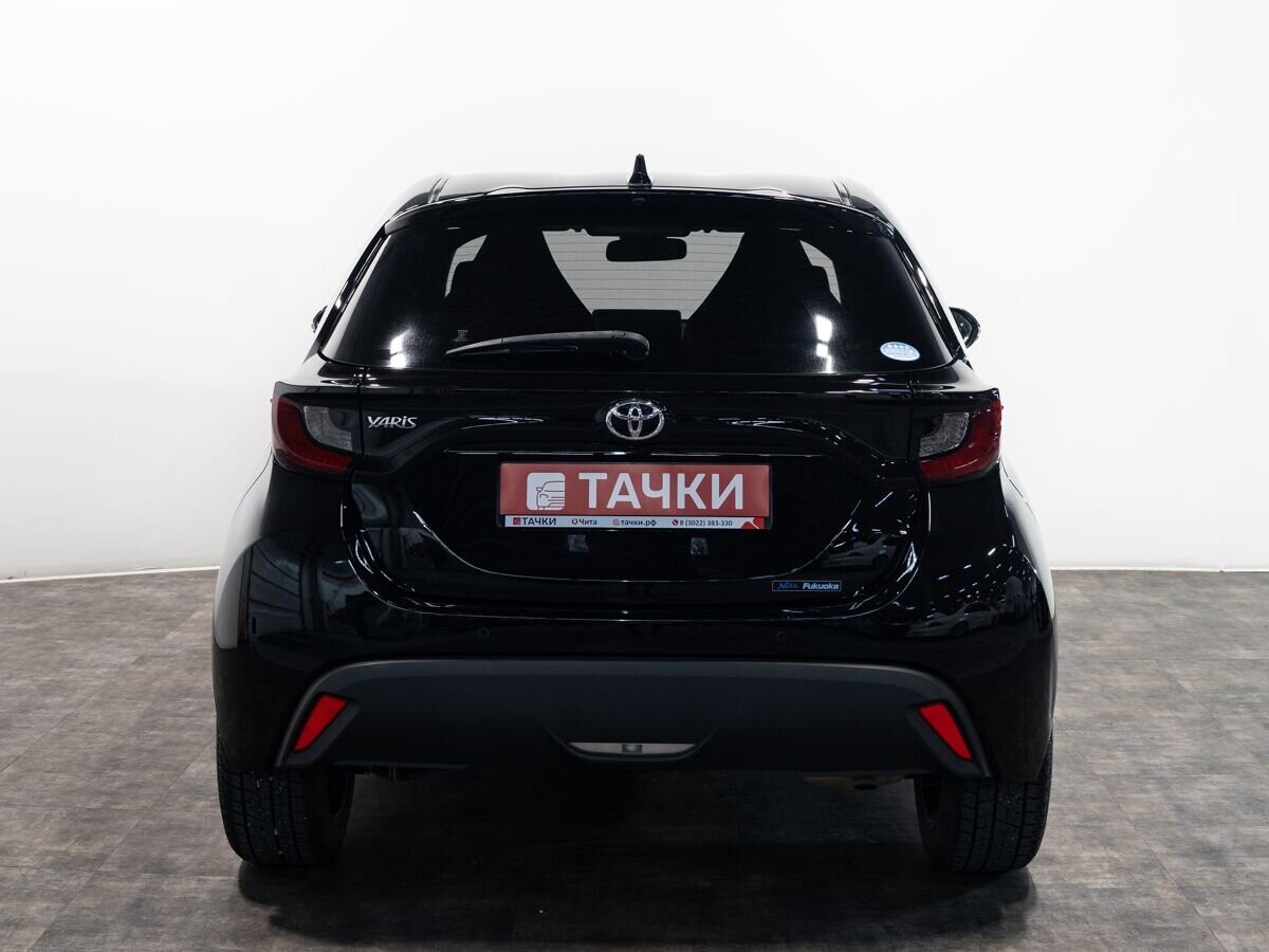 Toyota Yaris 2020 - фото автомобиля