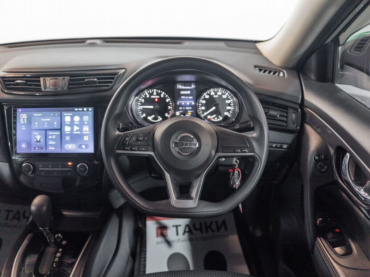 Nissan X-Trail 2017 - фото автомобиля