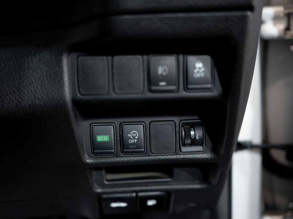 Nissan X-Trail 2017 - фото автомобиля