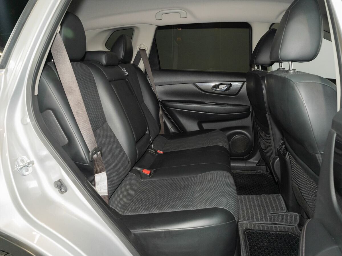 Nissan X-Trail 2017 - фото автомобиля