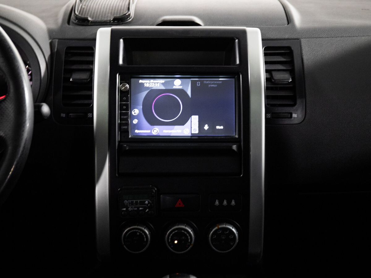 Nissan X-Trail 2011 - фото автомобиля