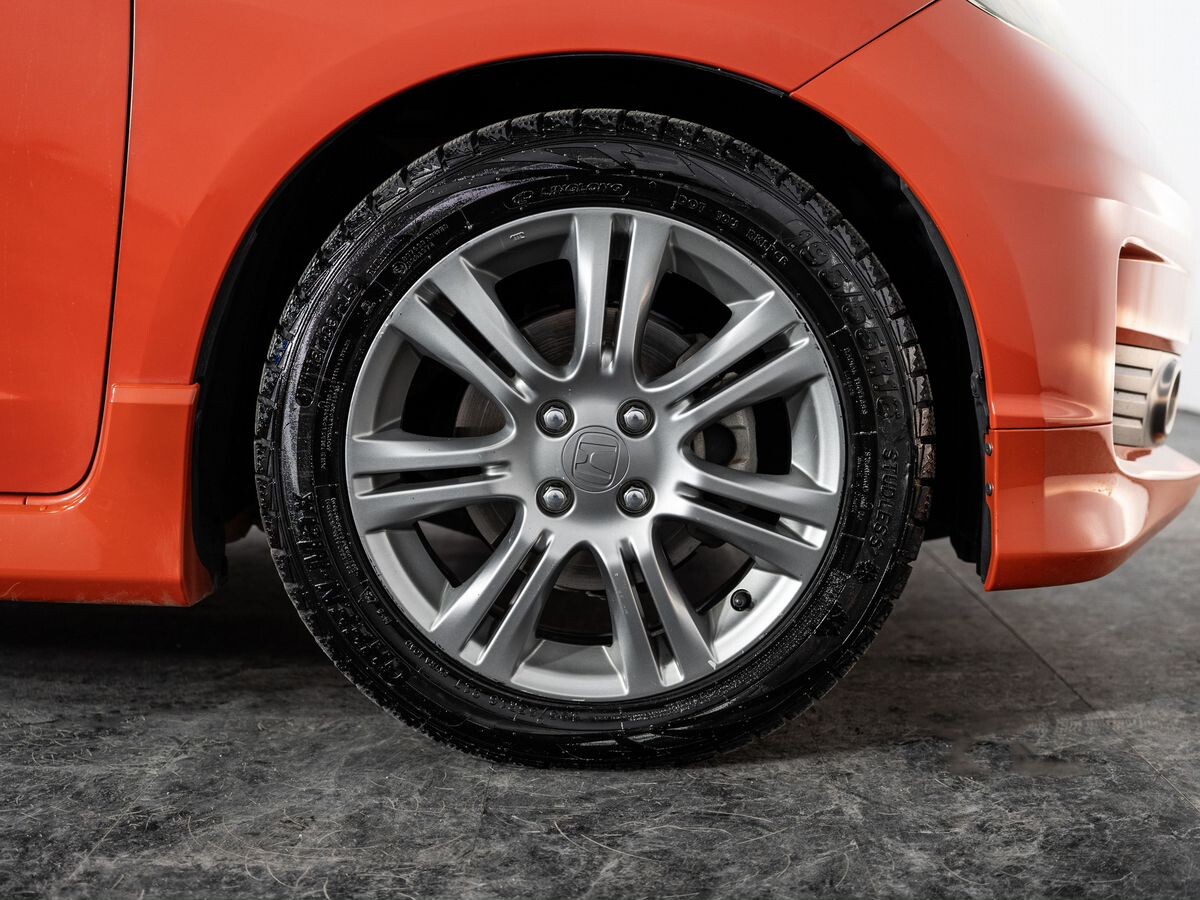 Honda Fit 2011 - фото автомобиля