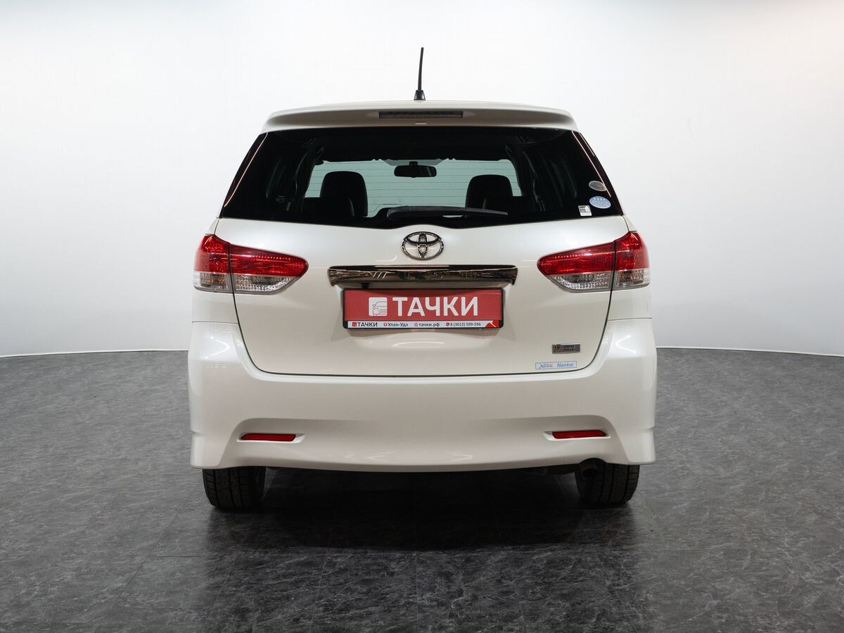 Toyota Wish 2011 - фото автомобиля
