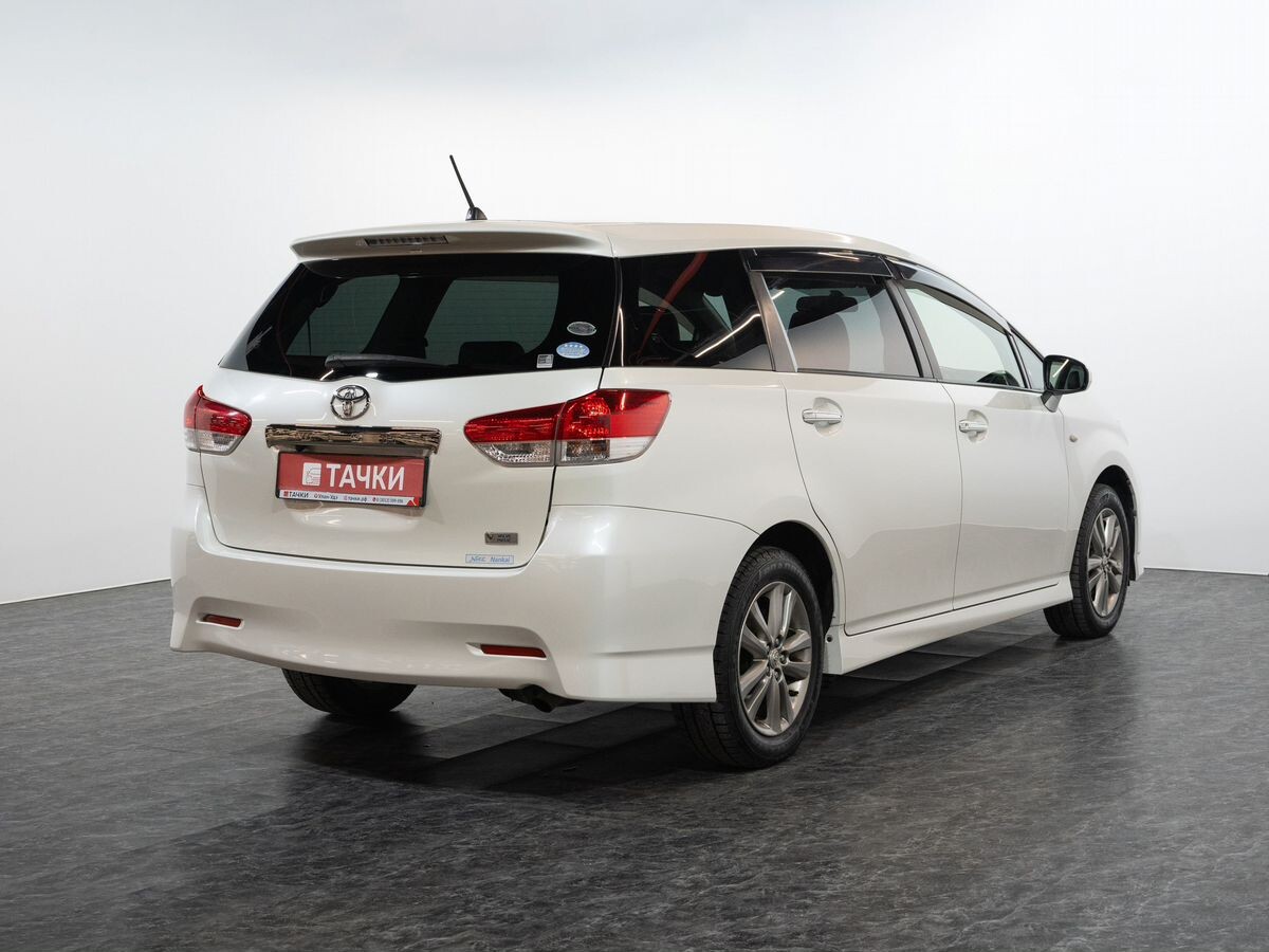 Toyota Wish 2011 - фото автомобиля