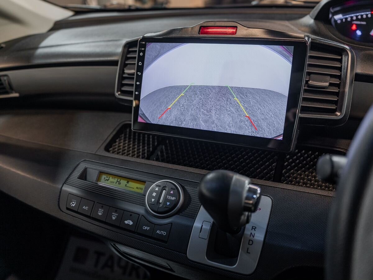 Honda Freed 2011 - фото автомобиля