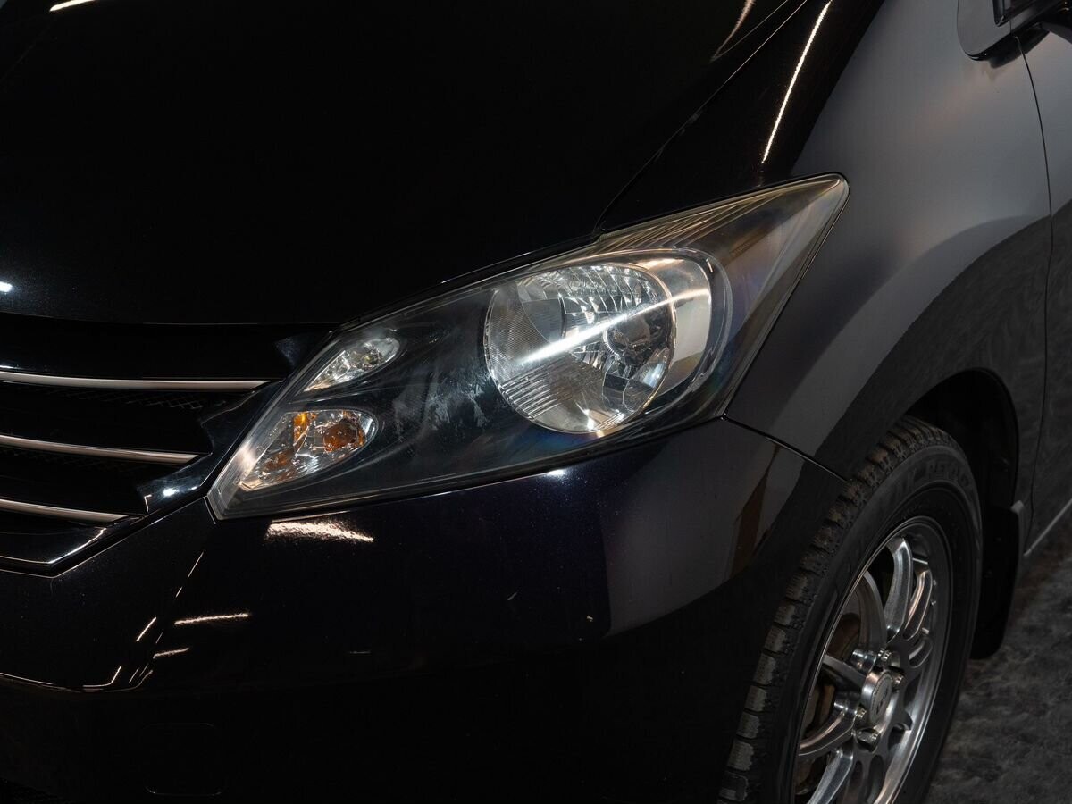 Honda Freed 2011 - фото автомобиля