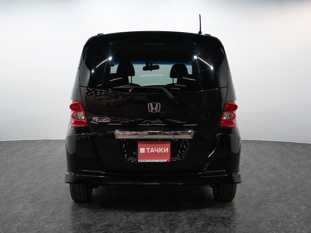 Honda Freed 2011 - фото автомобиля