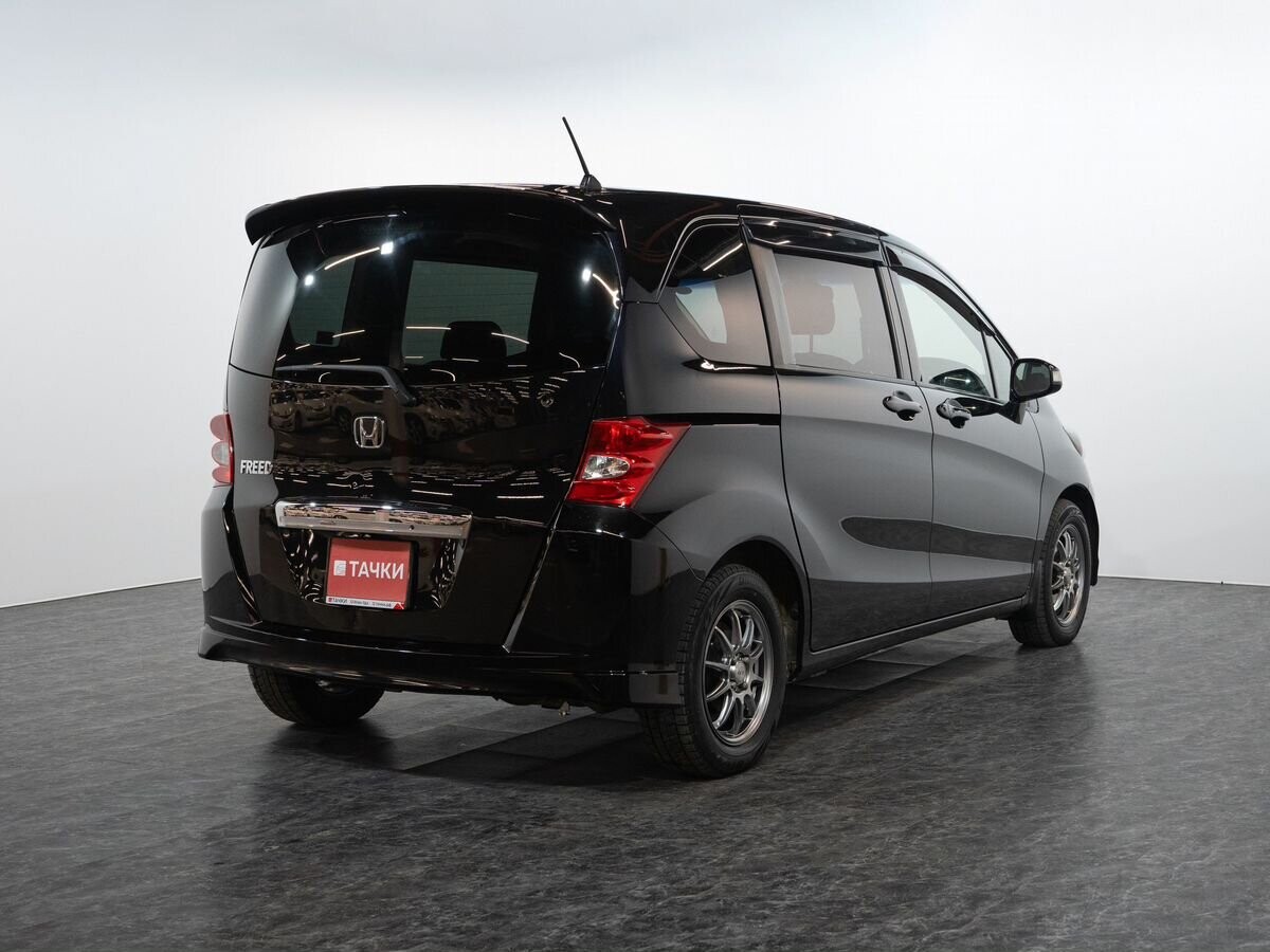 Honda Freed 2011 - фото автомобиля