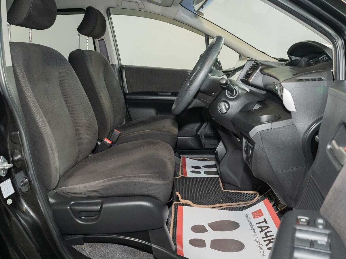 Honda Freed 2011 - фото автомобиля