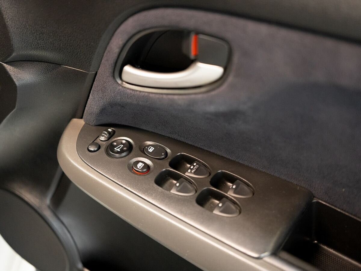 Honda Stream 2009 - фото автомобиля