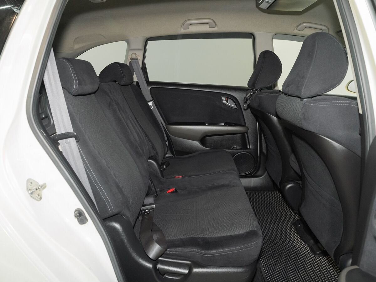 Honda Stream 2009 - фото автомобиля