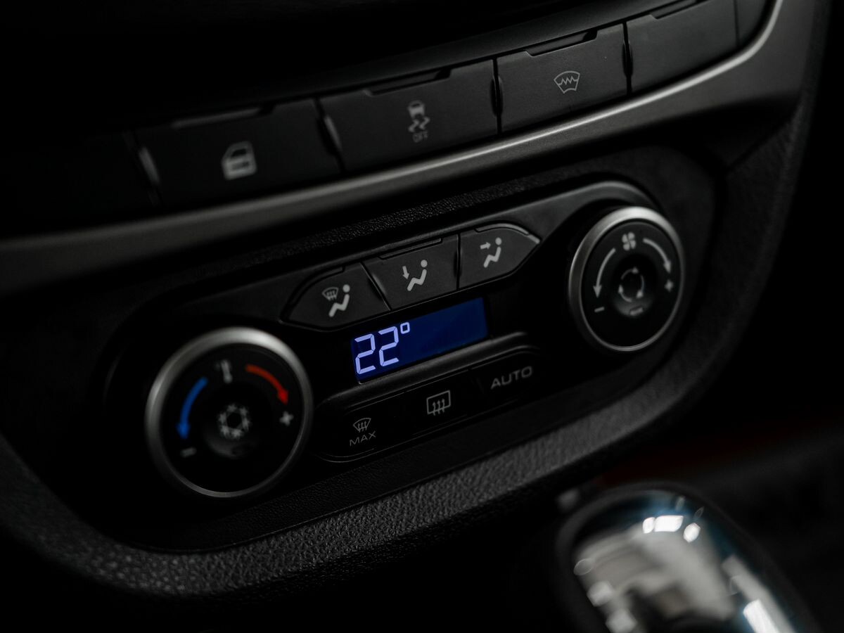 Lada (ВАЗ) Vesta 2022 - фото автомобиля